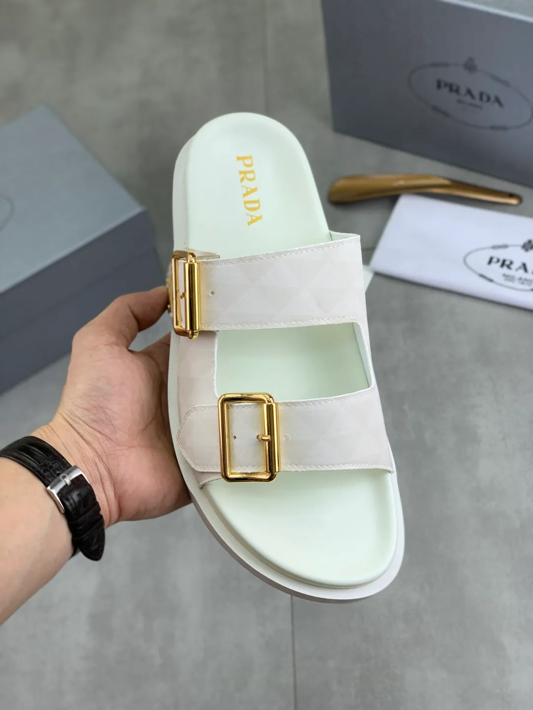 Men's shoes 💰P340💰【New style】🎁🎁🎁 PRADA Prada's new casual slippers, original official website, perfect workmanship, transmitting a kind of noble luxury, sublimating its definition of luxury in Prada's high-end extraordinary craftsmanship. Original combination outsole, code number: 38-44 (45 customized) Multiple colors 🉑️ to choose from